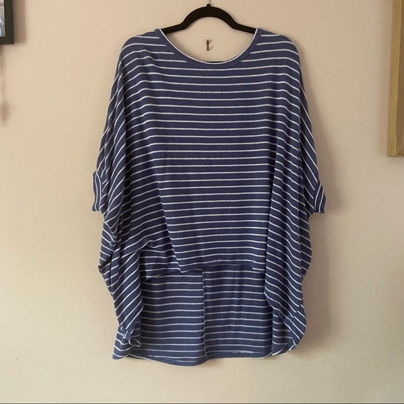 Andree• navy blue white dripped high low top - Picture 7 of 7